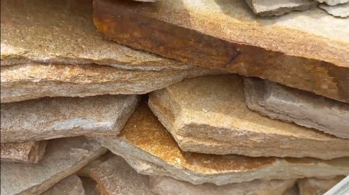 Плитняк златолит жёлтый золотистый для отмостки купить в Оби