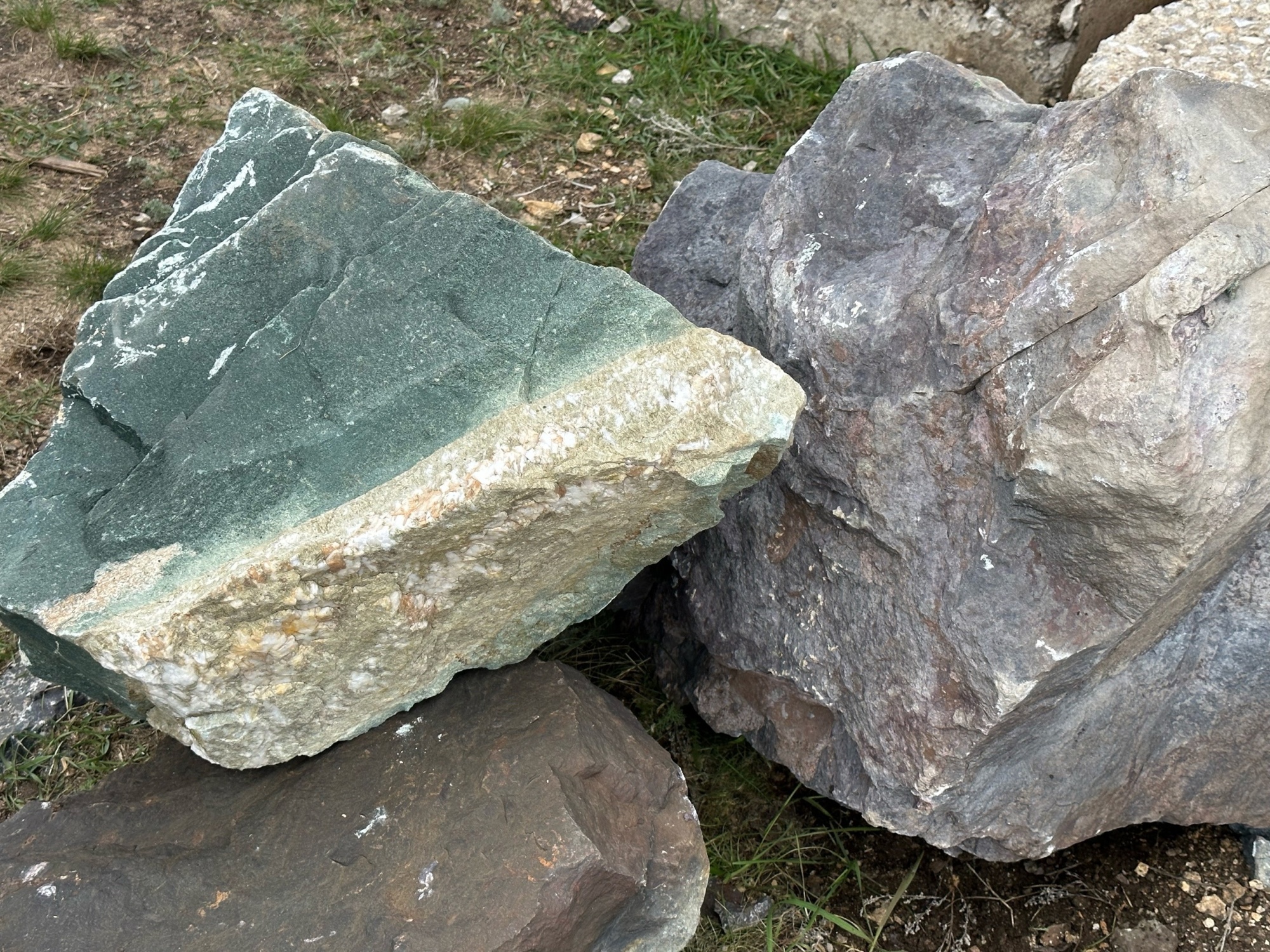 Камни для ландшафтного дизайна зелёные 10-60 килограмм купить в Оби