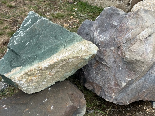 Камни для ландшафтного дизайна зелёные 10-60 килограмм купить в Оби