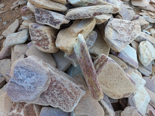 Златолит жёлтый, жёлто-зелёный глыбки и валуны для ланшафтного дизайна купить в Оби