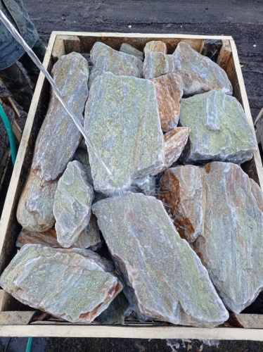 Златолит жёлтый, жёлто-зелёный глыбки и валуны для ланшафтного дизайна купить в Оби