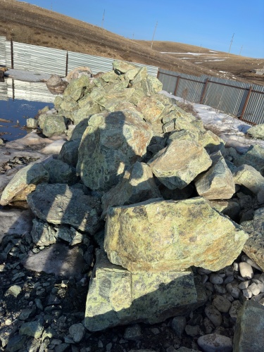 Камни для ландшафтного дизайна зелёные 10-60 килограмм купить в Оби