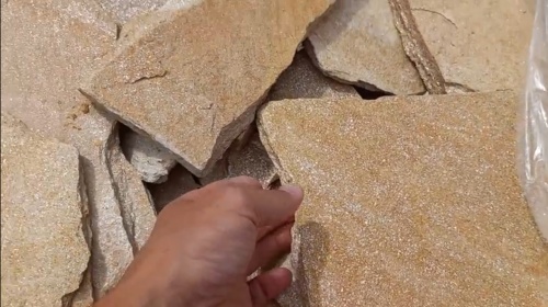 Плитняк златолит жёлтый золотистый для отмостки купить в Оби