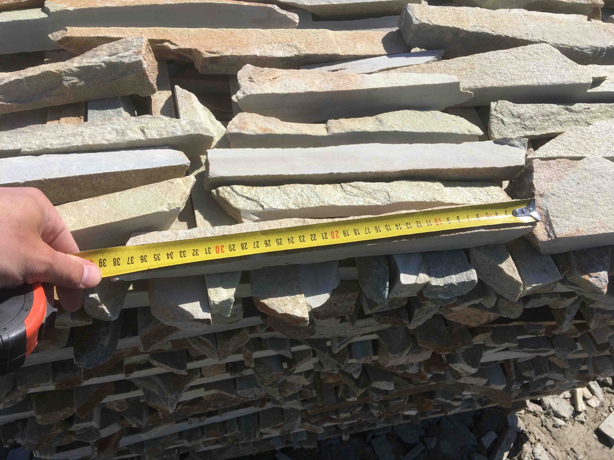 Горбушка златолит золотистый для облицовки купить в Оби