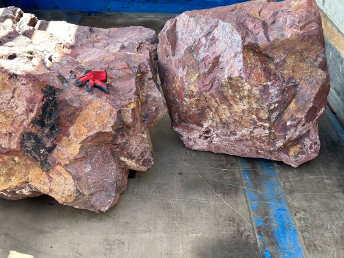 Ландшафтные глыбы красно-фиолетовые 200-1000 килограмм купить в Оби