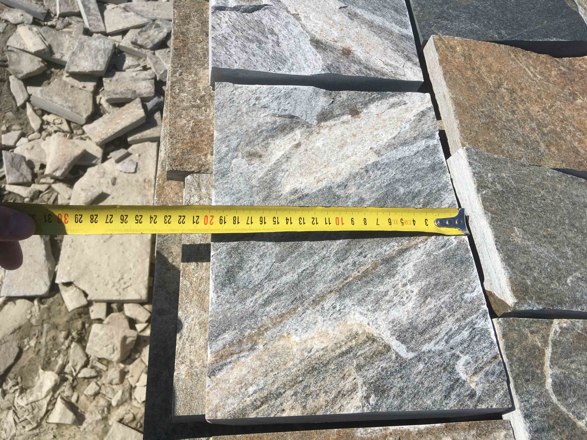 Плитка пилёная златолит Уральский для цоколя, отмостки купить в Оби