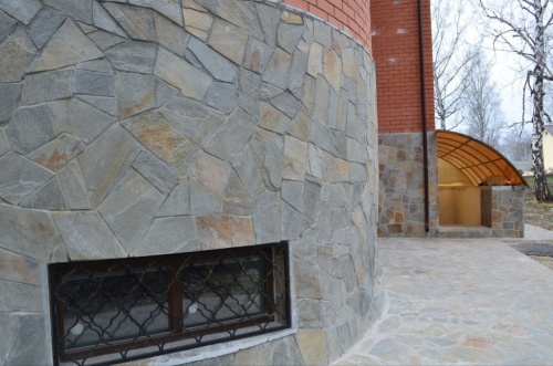 Плитняк златолит Уральский для цоколя, отмостки купить в Оби